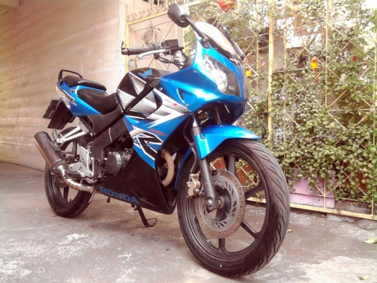 ขออนุญาติขาย HONDA CBR 150 สภาพนางฟ้า สตา์ร์ทมือ โอนให้ฟรี