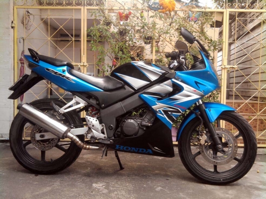 ขออนุญาติขาย HONDA CBR 150 สภาพนางฟ้า สตา์ร์ทมือ โอนให้ฟรี
