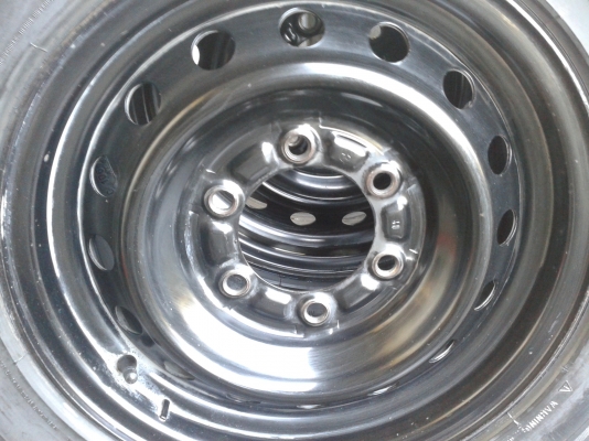 ขายยาง205 70 15 MICHELIN AGILS ปี12 ติดกะทะล้อ 6รู  1คู่