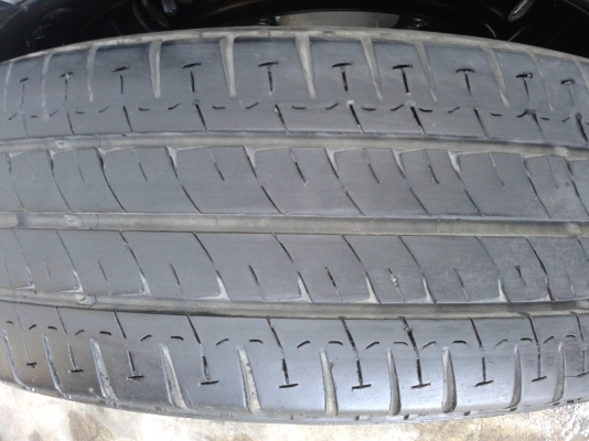 ขายยาง205 70 15 MICHELIN AGILS ปี12 ติดกะทะล้อ 6รู  1คู่