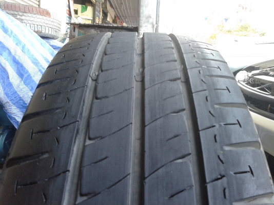 ขายยาง205 70 15 MICHELIN AGILS ปี12 ติดกะทะล้อ 6รู  1คู่