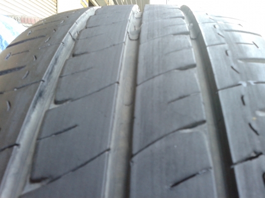 ขายยาง205 70 15 MICHELIN AGILS ปี12 ติดกะทะล้อ 6รู  1คู่