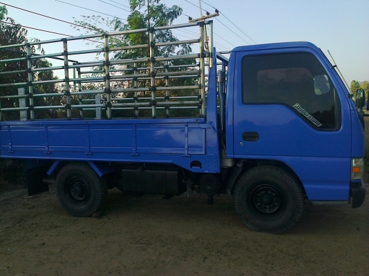 รถ ISUZU  100  แรง  รถห้างแท้  ปี  48   เครื่องดี  ครัชชีสวย