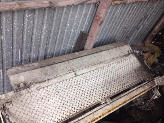 ลิฟท้าย ติดรถกระป้อญี่ปุ่น รุ่นs200 มาครับ ลิฟท้าย ติดรถกระป้อญี่ปุ่น รุ่นs200 มาครับ