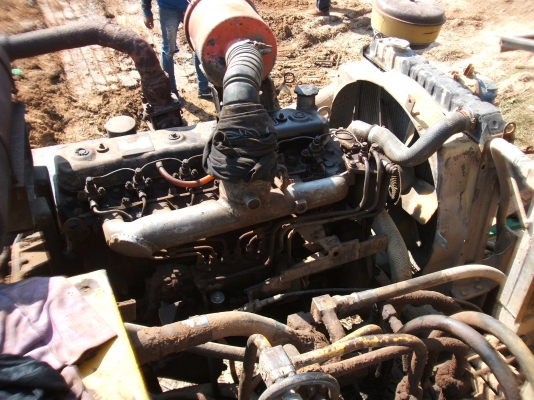 ต้องการแยกชิ้นส่วนขายทุกชิ้น ตามที่ท่านต้องการ ตัวเดิน เครื่อง ปั้ม กระบอกไฮโดรลิค บุ้งกี้