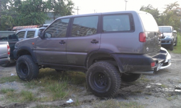 ขาย nissan terrano2 ปี98 lpg แต่งครบยกสูง ขาย nissan terrano2 ปี98 lpg แต่งครบยกสูง