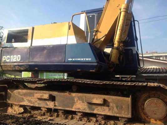 ขายรถแบ็คโฮ komatsu PC 120 รุ่น 3 โซ่ดี ตัวเดินใหม่ เครื่องปั๊มเช็คมาใหม่ เอกสารเล่มทะเบียน