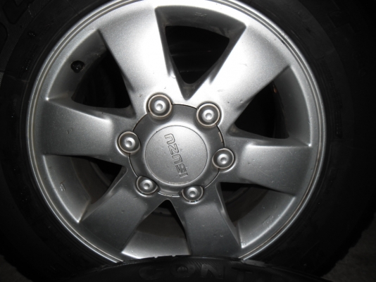 +++++++++   ขายล้อแม็กเดิมๆ ติดรถ D-MAX  ขอบ 16 พร้อมยาง บริดสโตน 205 R16 ปี 08