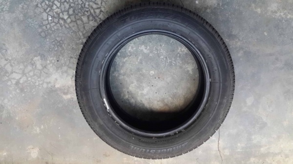 ขายยางมือสอง ขอบ 15 กับ 16 สภาพสวย เส้นละ 500 ครับ