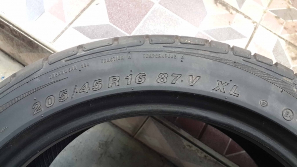 ขายยางมือสอง ขอบ 15 กับ 16 สภาพสวย เส้นละ 500 ครับ