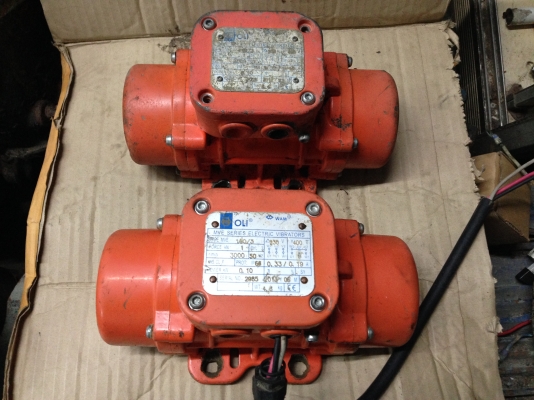 ขายมอเตอร์สั่น-เขย่า WAM 1/5 HP. 380 V สภาพสวย วิ่งนิ่ม พร้อมใช้งาน มี 2 ตัวครับ