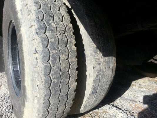 รถฮีโน่ 6 ล้อ ( ไม่ดั้ม ) 150 แรงม้า ปี 48 สนใจติดต่อ 081 - 6079515 รถฮีโน่ 6 ล้อ ( ไม่ดั้ม ) 150 แรงม้า ปี 48 สนใจติดต่อ 081 - 6079515