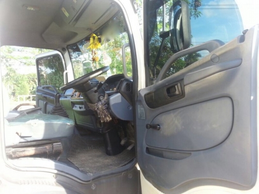 รถฮีโน่ 6 ล้อ ( ไม่ดั้ม ) 150 แรงม้า ปี 48 สนใจติดต่อ 081 - 6079515 รถฮีโน่ 6 ล้อ ( ไม่ดั้ม ) 150 แรงม้า ปี 48 สนใจติดต่อ 081 - 6079515