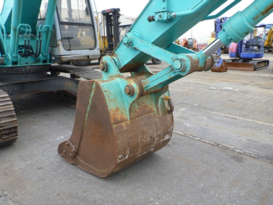 KOBELCO SK  200 มาร์คไฟ ซุปเปอร์ รถเก่าญี่ปุ่น 100\% สภาพสวย  พร้อมใช้และะอื่นๆอีกคับ