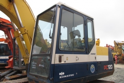 KOBELCO SK  200 มาร์คไฟ ซุปเปอร์ รถเก่าญี่ปุ่น 100\% สภาพสวย  พร้อมใช้และะอื่นๆอีกคับ