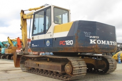 KOBELCO SK  200 มาร์คไฟ ซุปเปอร์ รถเก่าญี่ปุ่น 100\% สภาพสวย  พร้อมใช้และะอื่นๆอีกคับ