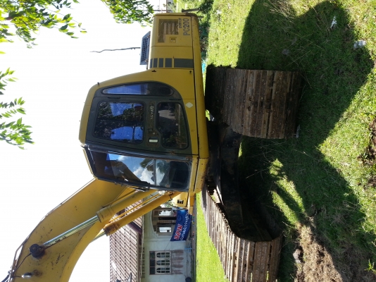 ขายรถแบคโฮ KOMUTSU PC200-6 เล่มทะเบียน ขายรถแบคโฮ KOMUTSU PC200-6 เล่มทะเบียน