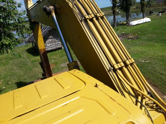 ขายรถแบคโฮ KOMUTSU PC200-6 เล่มทะเบียน ขายรถแบคโฮ KOMUTSU PC200-6 เล่มทะเบียน