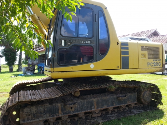 ขายรถแบคโฮ KOMUTSU PC200-6 เล่มทะเบียน ขายรถแบคโฮ KOMUTSU PC200-6 เล่มทะเบียน