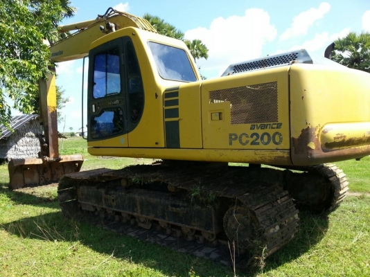 ขายรถแบคโฮ KOMUTSU PC200-6 เล่มทะเบียน ขายรถแบคโฮ KOMUTSU PC200-6 เล่มทะเบียน
