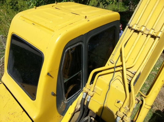 ขายรถแบคโฮ KOMUTSU PC200-6 เล่มทะเบียน ขายรถแบคโฮ KOMUTSU PC200-6 เล่มทะเบียน