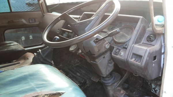 ***ขายแล้วครับขอบคุณ Truck2hand ขาย10ล้อ2เพลาดั๊มสวยๆ HINO F-17 FM177LA วางเครื่อง HO7C 185HP(ลงเล่ม) เครื่องแน่น แรง เกียร์ดี สโลวกลาง ช่วงล่างคัสซีดี เดิม ไม่ปะไม่ดาม มีตามดบ้างนิดหน่อย กระบะดั๊มเนียมสภาพสวย พื้นดีข้างสวยไม่ผุ หัวเก๋งสวยพื้นเก๋งไม่ผุ ภา