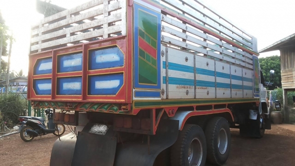 ***ขายแล้วครับขอบคุณ Truck2hand ขาย10ล้อ2เพลาดั๊มสวยๆ HINO F-17 FM177LA วางเครื่อง HO7C 185HP(ลงเล่ม) เครื่องแน่น แรง เกียร์ดี สโลวกลาง ช่วงล่างคัสซีดี เดิม ไม่ปะไม่ดาม มีตามดบ้างนิดหน่อย กระบะดั๊มเนียมสภาพสวย พื้นดีข้างสวยไม่ผุ หัวเก๋งสวยพื้นเก๋งไม่ผุ ภา