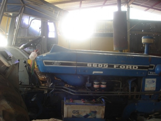 ขายรถไถฟอร์ด 6600 เสื้อเรียบ
