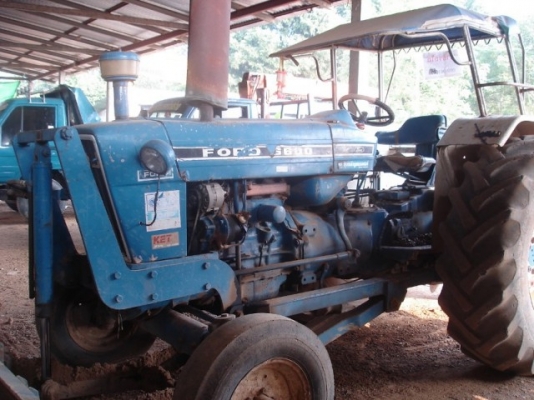 ขายรถไถฟอร์ด 6600 เสื้อเรียบ