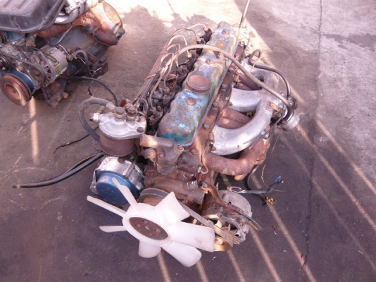 ขายเครื่องยนต์ใหญ่ๆใส่รถใส่เรือครับ 18950 บาท