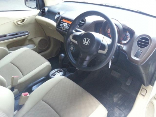 ขายด่วน HONDA BRIO 1.2V 2011