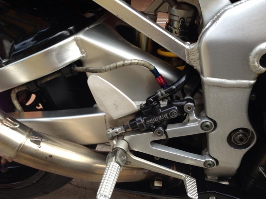 ต้ำพระราม2 ขายYAMAHA R1ปี01inv รถพร้อมใช้งาน ระบบไฟติดทุกระบบ จัดส่ง 24ชม.ทั่วไทยครับ