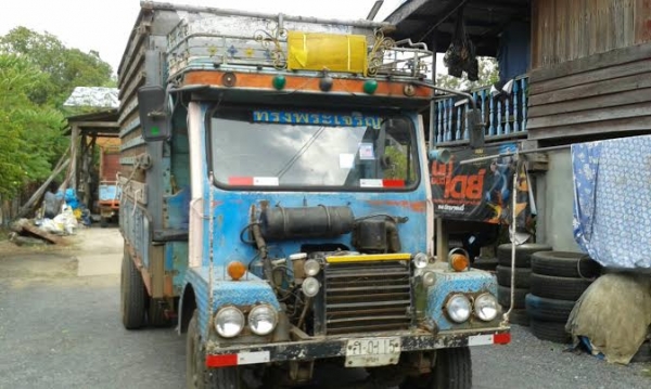 รถอีแต๋นสภาพดีพร้อมใช้งาน