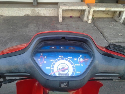 Wave 100 ปี 47 ไมล์ฟ้า รถบ้าน เดิมสุดๆ ชุดสีสวย เครื่องแน่น เอกสารพร้อม