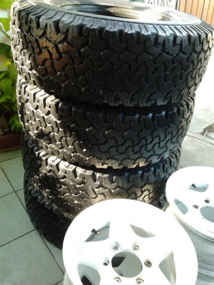 Max แบรดเลย์ ขอบ15 + BF All 265/70/16 ปลายปี07 สวยๆ Max แบรดเลย์ ขอบ15 + BF All 265/70/16 ปลายปี07 สวยๆ