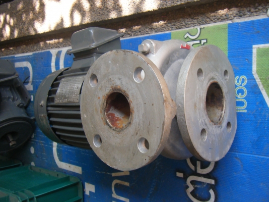 ปั๊มน้ำ 2แรง หน้าแปลนสแตนเลส304หล่อ ไฟ3สาย