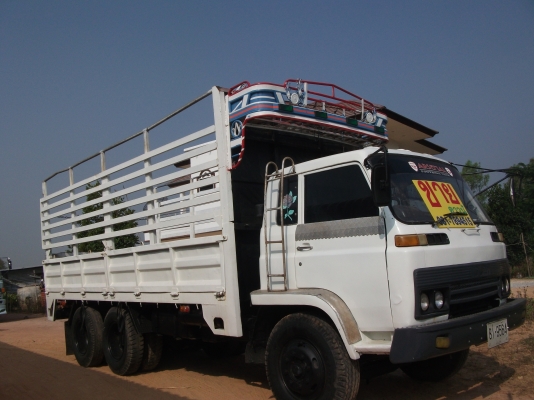 ขายรถกะบะบรรทุกสิบล้อจัมโบ้เพลาเดียวรถเติมบางเครื่อง165เเรงฟวงมาลัยเพลวเว้อร์