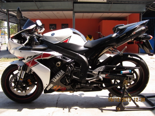 R1 ปี04 ทะเบียนพร้อมโอน(โอนนอก)ลายmoto GP ท่อไทเนียมโหดๆ มีบริการส่งรถ