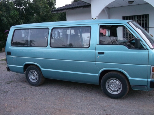 ต้องการขายรถตู้ ต้องการขายรถตู้