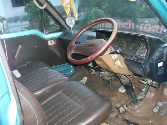 ต้องการขายรถตู้ ต้องการขายรถตู้