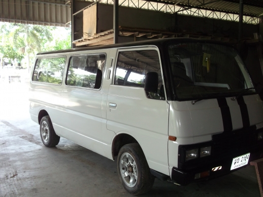 ต้องการขายรถตู้ Nissan
