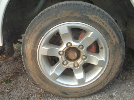 ต้องการขายรถตู้ Nissan ต้องการขายรถตู้ Nissan