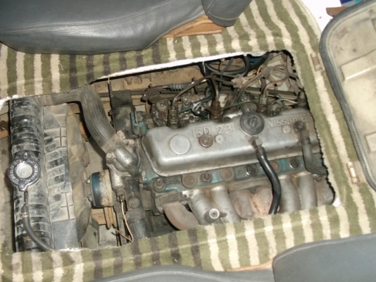 ต้องการขายรถตู้ Nissan ต้องการขายรถตู้ Nissan