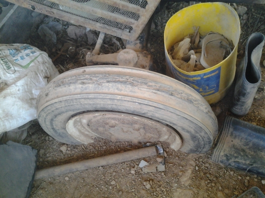 ขายรถไถ32แรงอิเซกิขายตามสภาพเครื่องควันดำมีพานหลัง