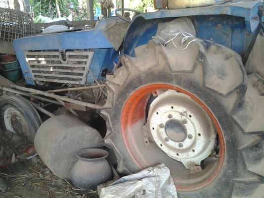 ขายรถไถ32แรงอิเซกิขายตามสภาพเครื่องควันดำมีพานหลัง