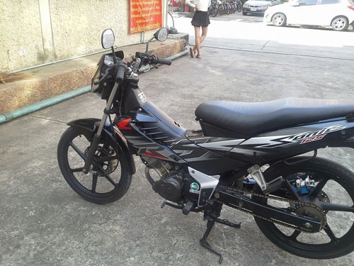 sonic ตัวใหม่แท้ ปี 48 กุญแจ2 ชั้น ล้อแม็ก รถสวยมาก ชุดสีไม่มีรอย เอกสารครบ