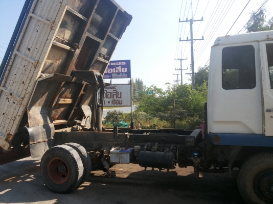 รถหกล้อ ดั้ม มิตซู ไอ้หลง รถหกล้อ ดั้ม มิตซู ไอ้หลง