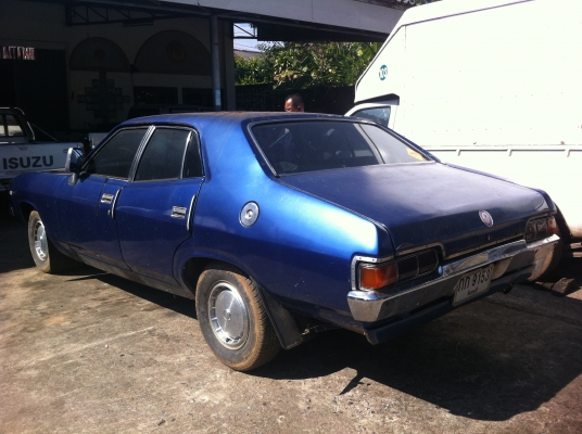 ขายด่วน รถเก๋ง ford