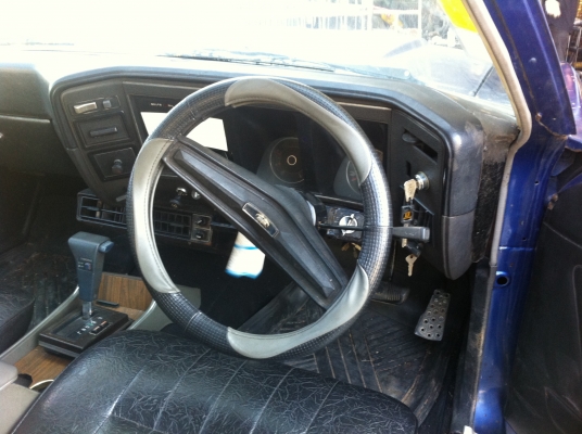 ขายด่วน รถเก๋ง ford