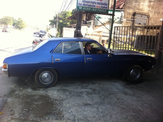 ขายด่วน รถเก๋ง ford